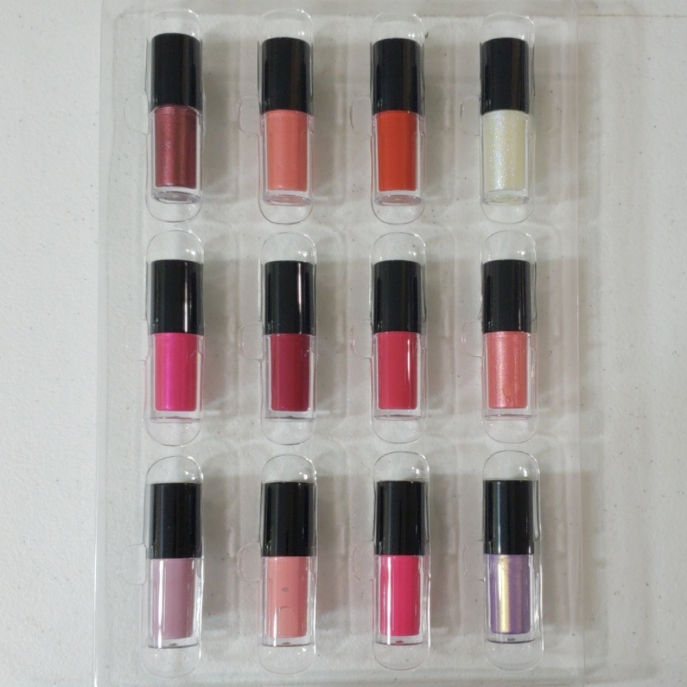 - 12-Day All About Lips Advent Calendar, Cre - Picture 2 of 4